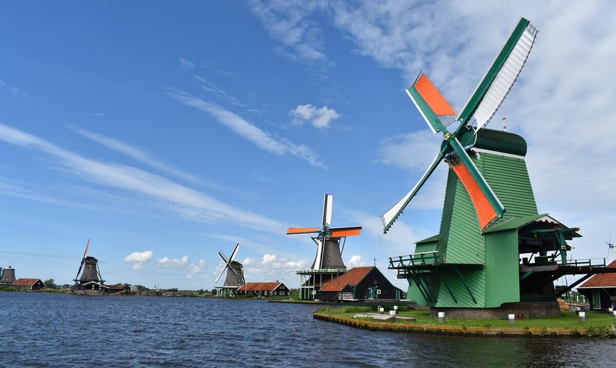 tanie busy do holandii